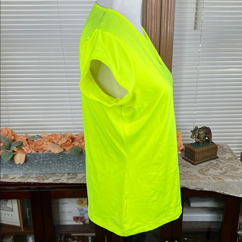Nike Dry Fit T-Shirt Size XL